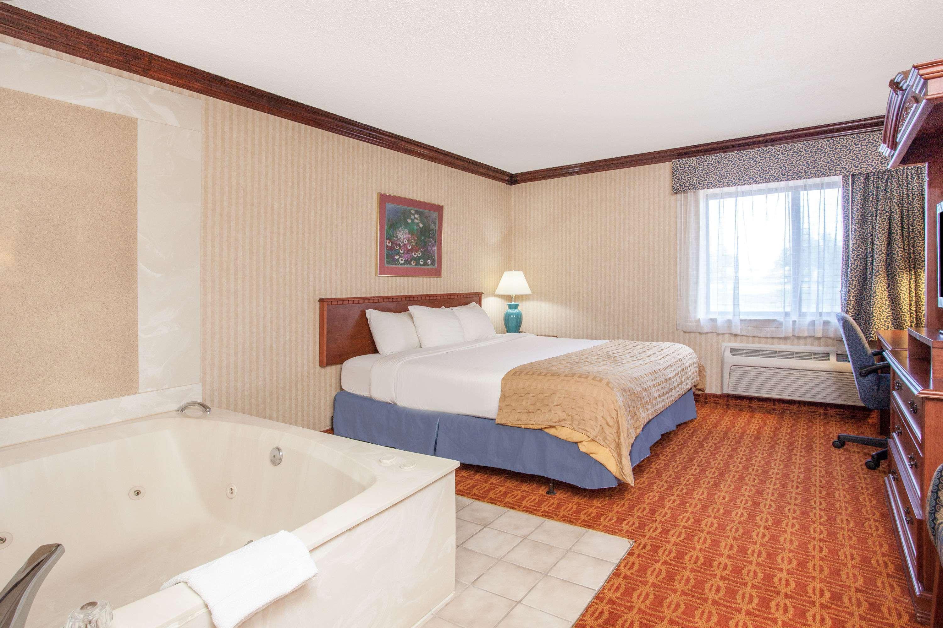 Baymont By Wyndham Detroit/Roseville Kültér fotó