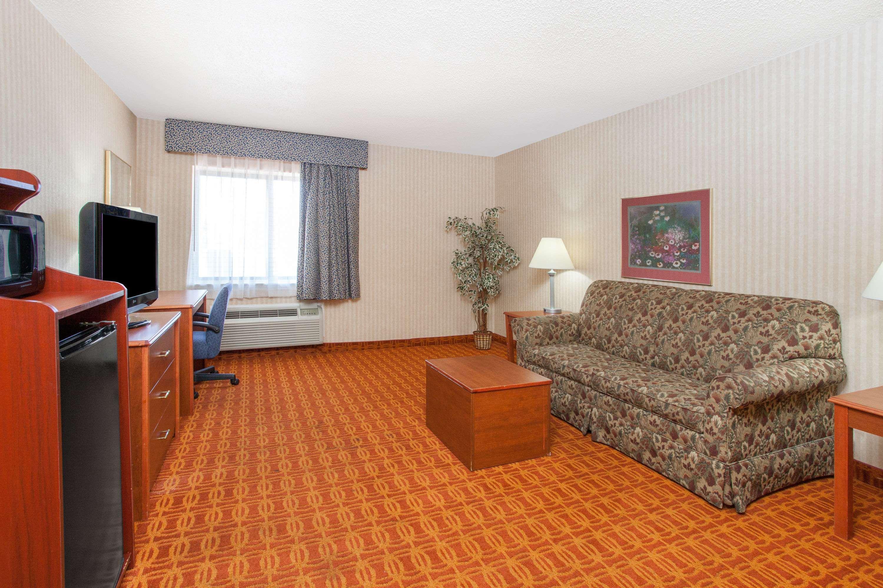 Baymont By Wyndham Detroit/Roseville Kültér fotó
