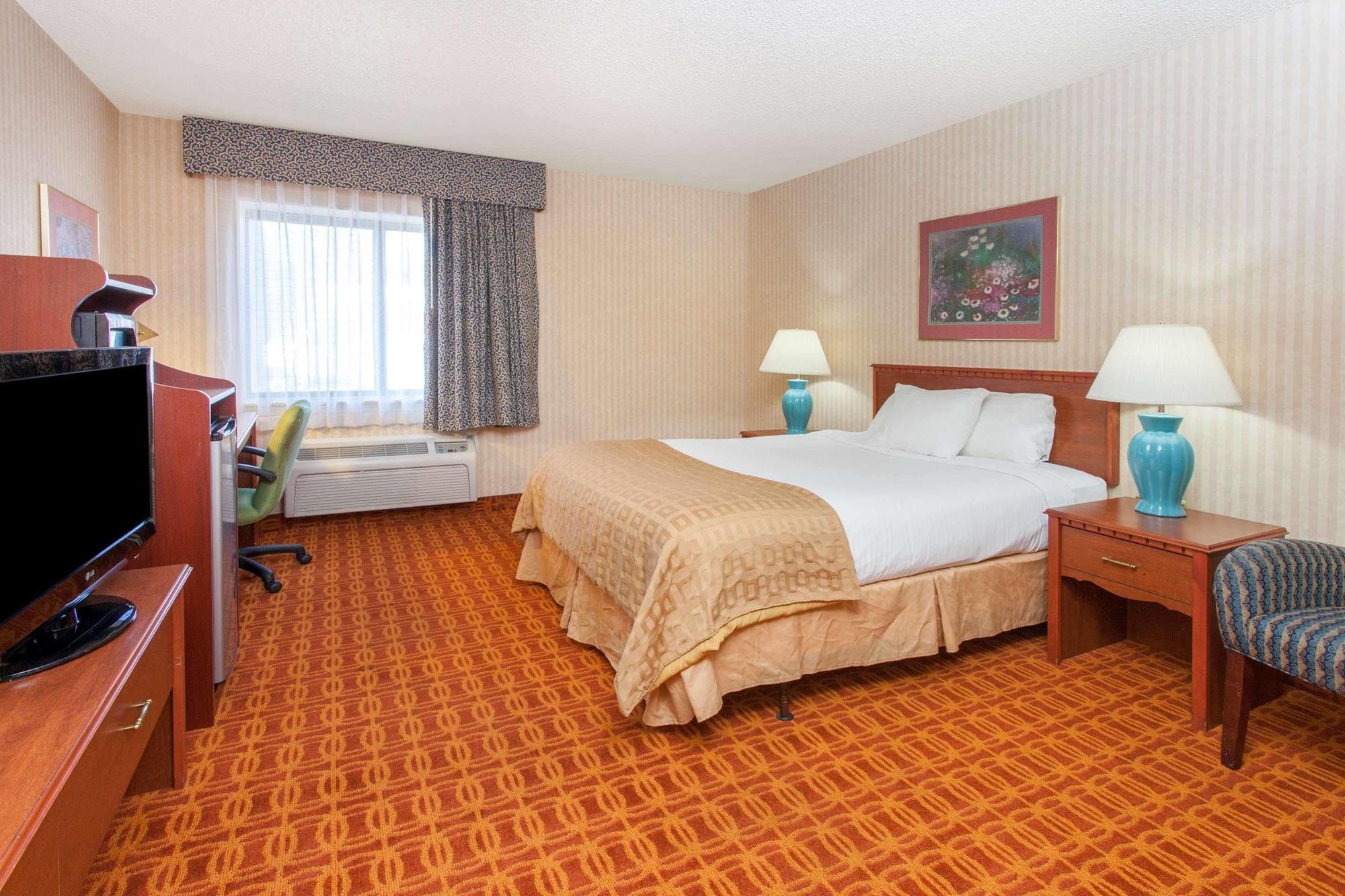 Baymont By Wyndham Detroit/Roseville Kültér fotó